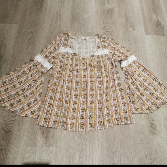 Modcloth novelty bells and giggles bell sleeve top - Picture 2 of 8